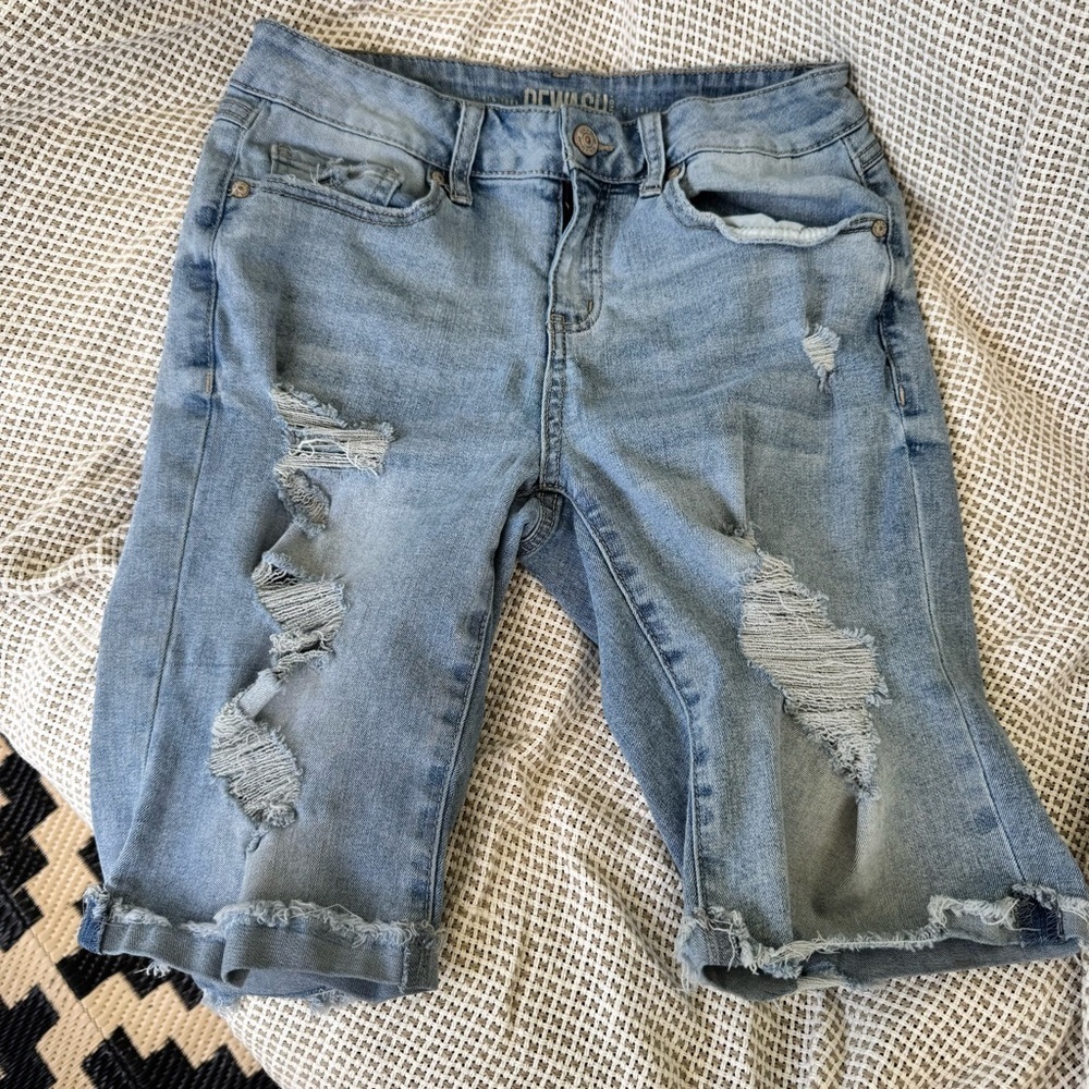 Rewash Distressed Denim Bermuda Shorts Size 3 Juniors 26 Waist Raw Hem Stretch